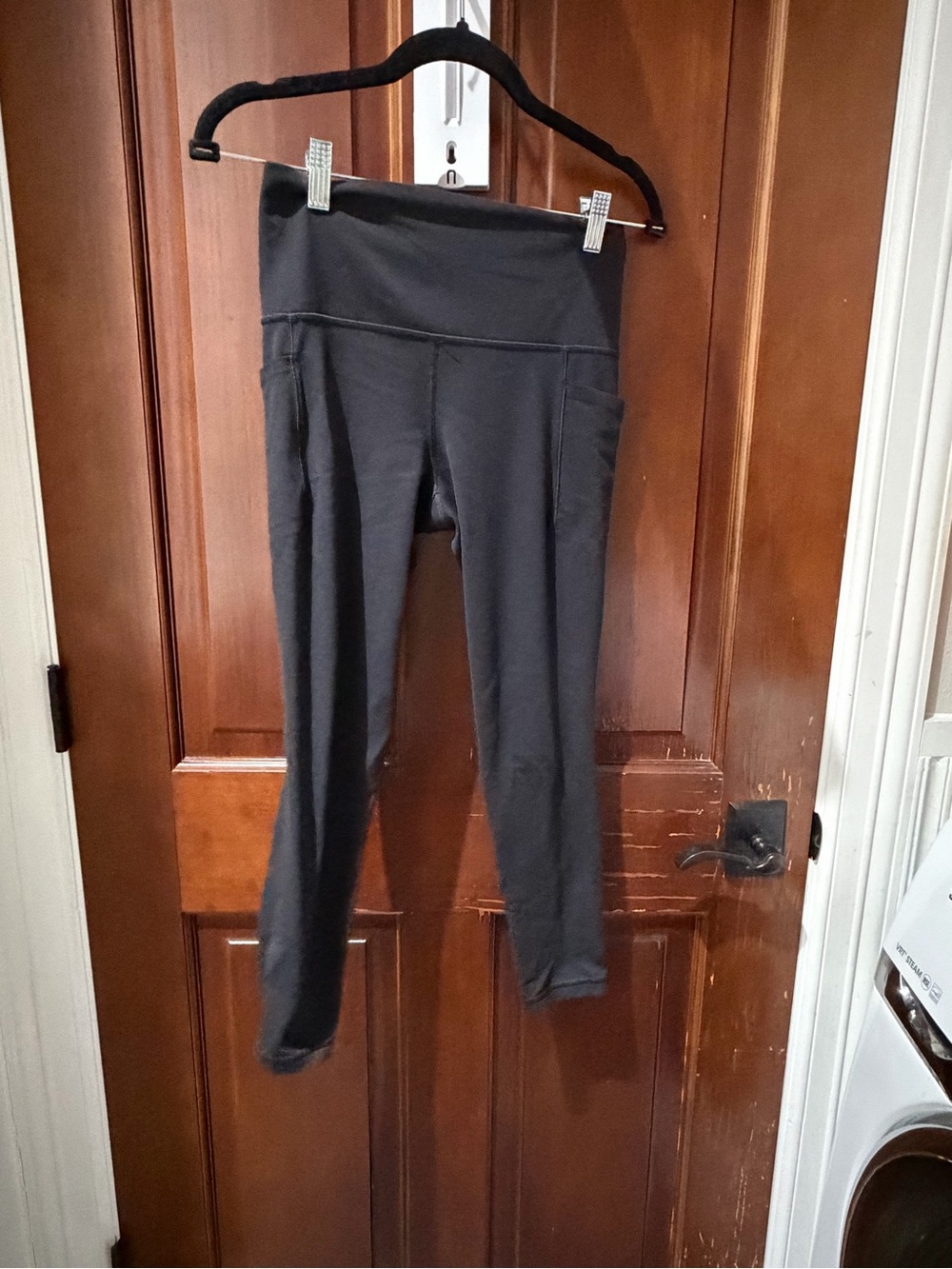 Athleta Black Salutation stash 7/8 Performance Leggings - Picture 3 of 5